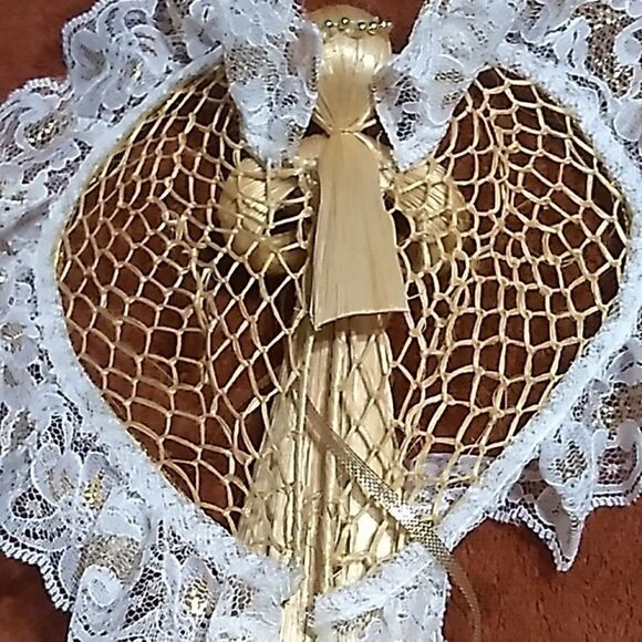 Straw and Lace Angel - Picture 6 of 7